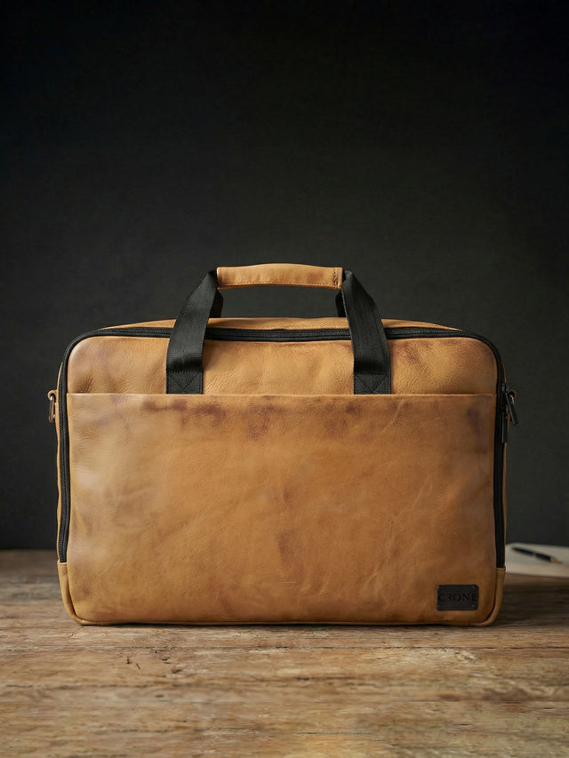 CRONE BERLIN Weekender aus Leder – Camel, Detailansicht